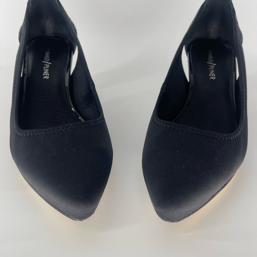 Donald J Pliner Gaio Black Crepe Side Cut Out Kitten Heels Size 7 1/2 - Picture 2 of 7